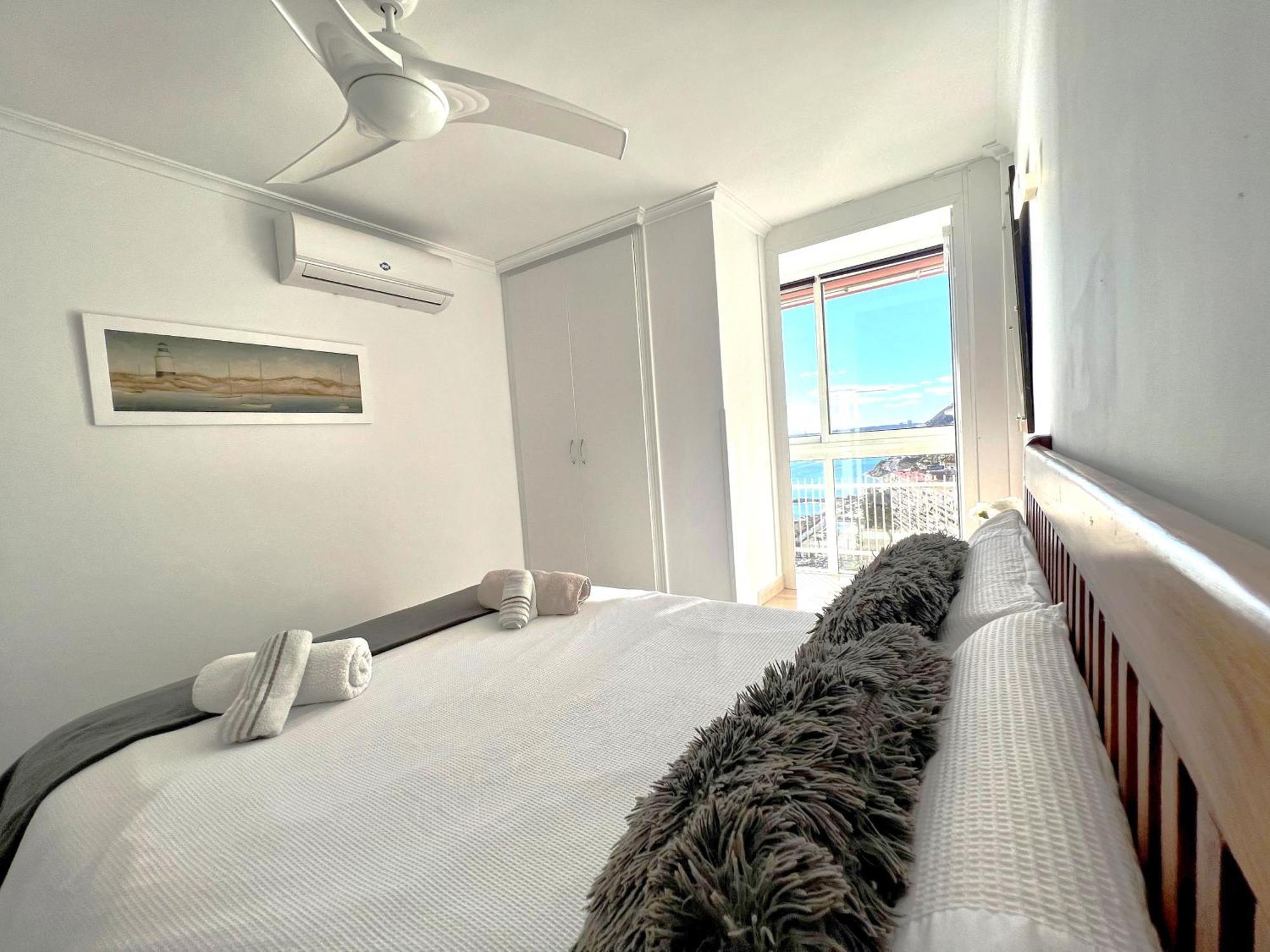 Vistas Al Mar. Gran Salon. Playa A 1 Minuto. Wifi Apartment Alicante Exterior photo