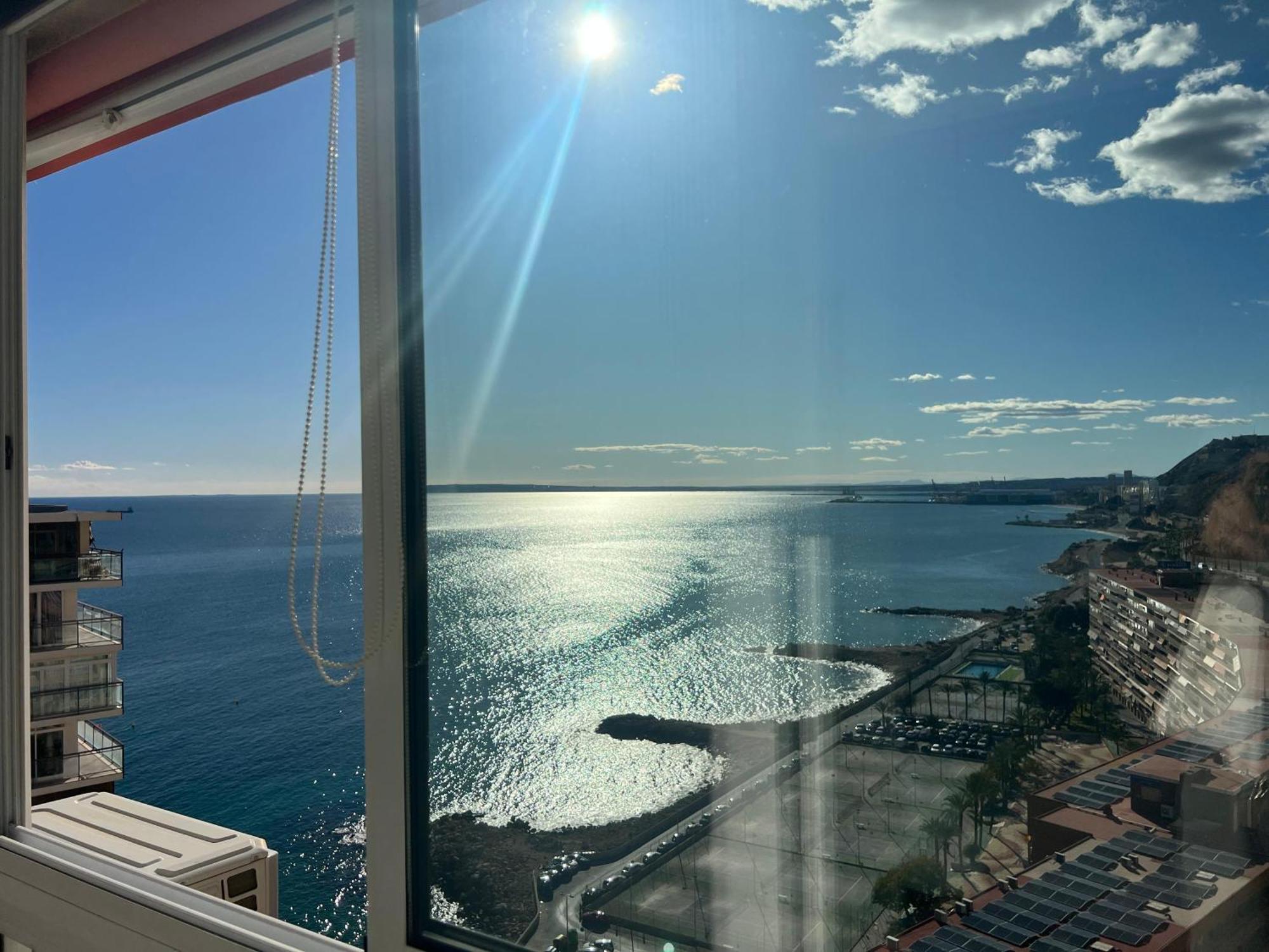 Vistas Al Mar. Gran Salon. Playa A 1 Minuto. Wifi Apartment Alicante Exterior photo